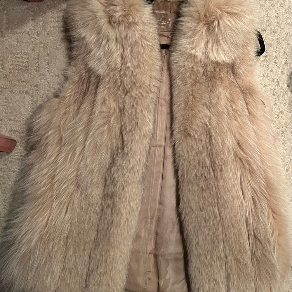 Elegant Real Fur Vest - Beige